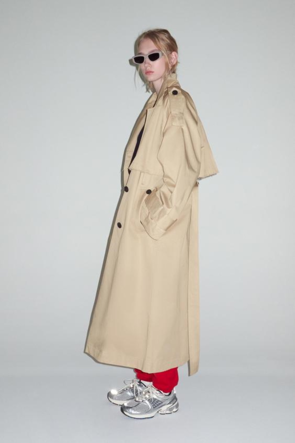  Μπεζ καμπαρντίνα, 69.95 € , Zara