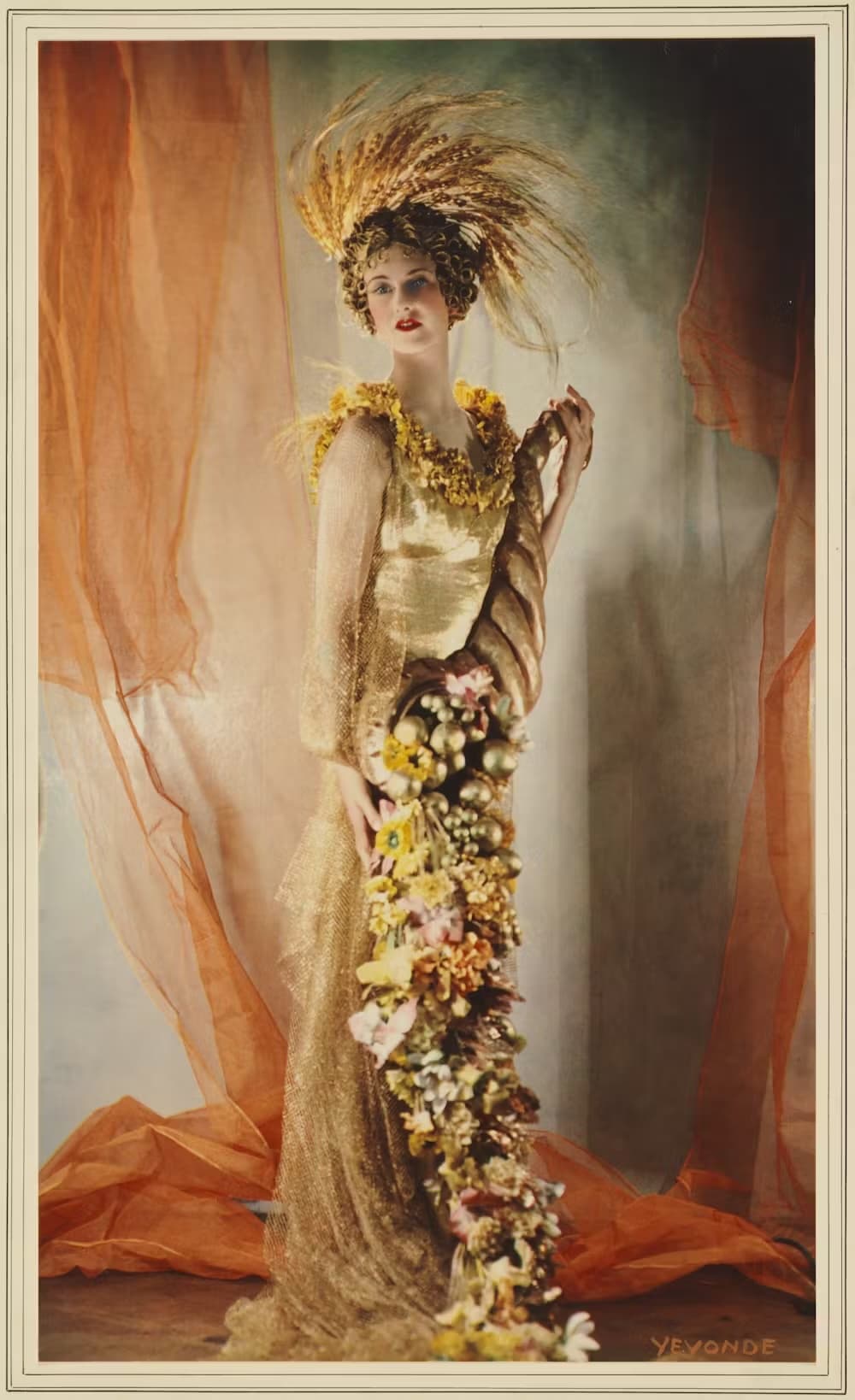 Yevonde Middleton, Lady Dorothy Warrender 1935. ©National Portrait Gallery