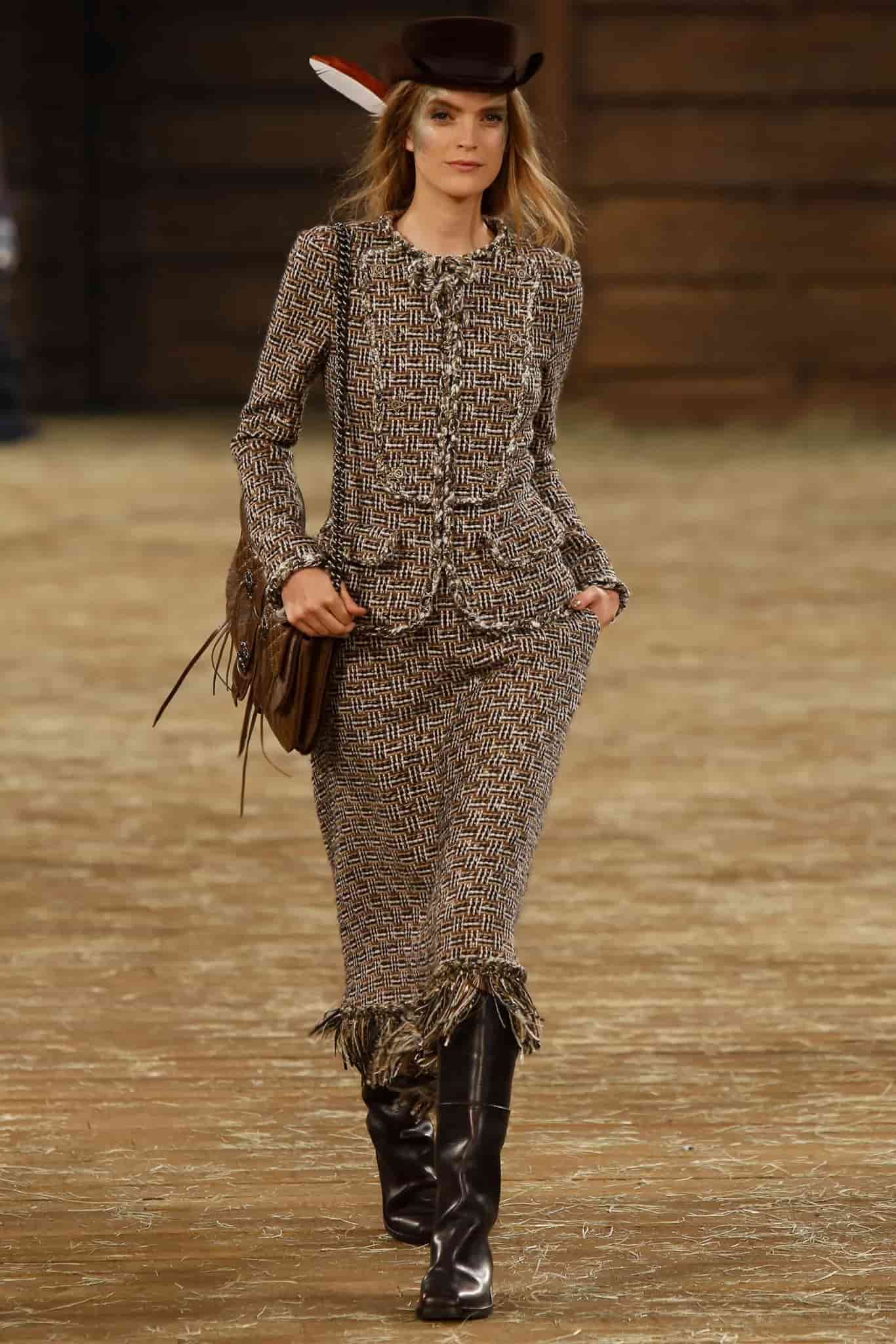 Chanel Dallas Metiers D'Art show 13 - 14