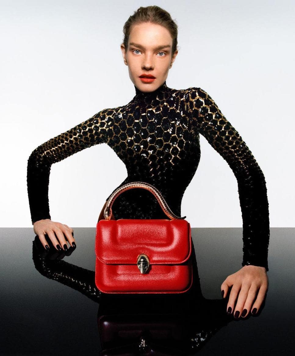Η Natalia Vodianova πρωταγωνιστoύσε στην καμπάνια της συνεργασίας Mary Katrantzou x Bvlgari το 2021, ντυμένη με Haute Couture jumpsuit της Ελληνίδας σχεδιάστριας.