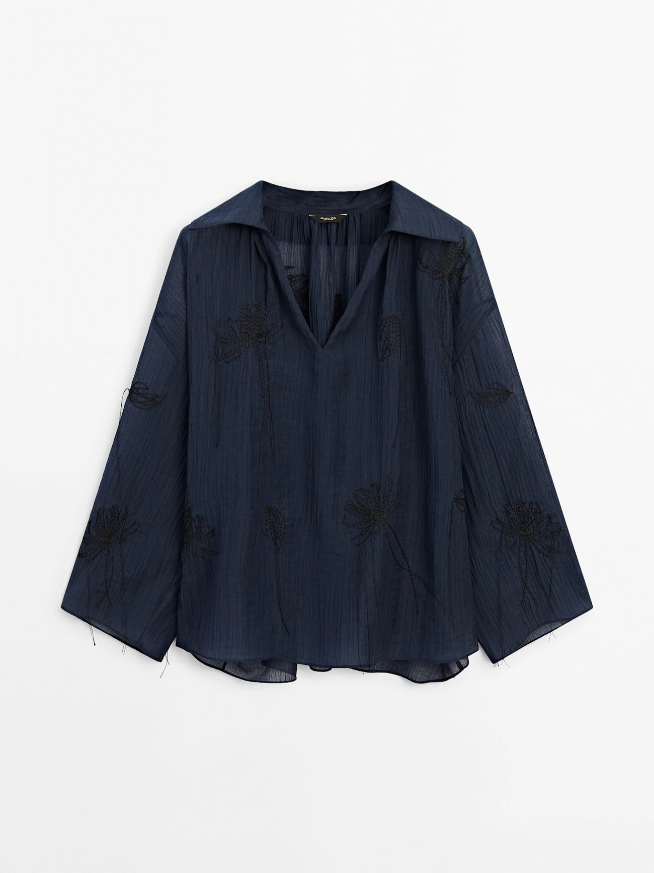Navy blue μπλουζα σε στιλ καφτάνι, 69.95 € , Massimo Dutti.