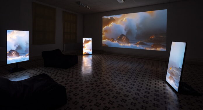 8_EVA_PAPAMARGARITI_THE_WATER_OF_THE_WAVE_BEAUTEMAG_07_24 "The water of the wave": Υδάτινες ονειροπολήσεις & αναστοχασμοί στις Σπέτσες