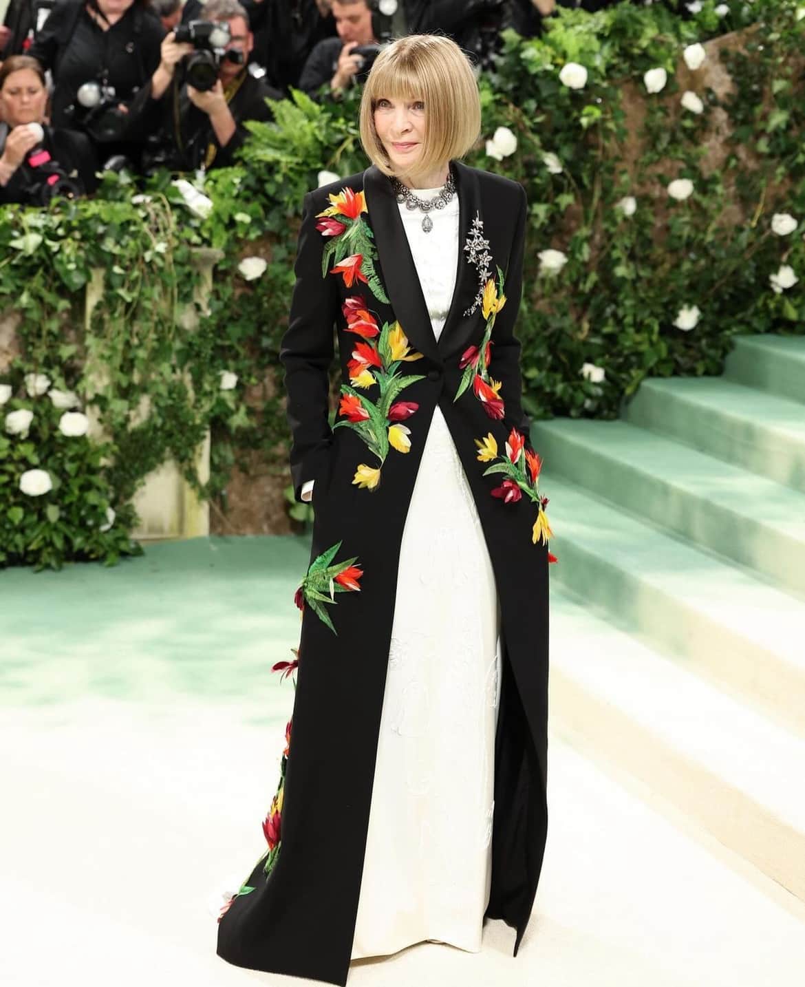 Η Anna Wintour στο Met Gala 2024 με φόρεμα Loewe