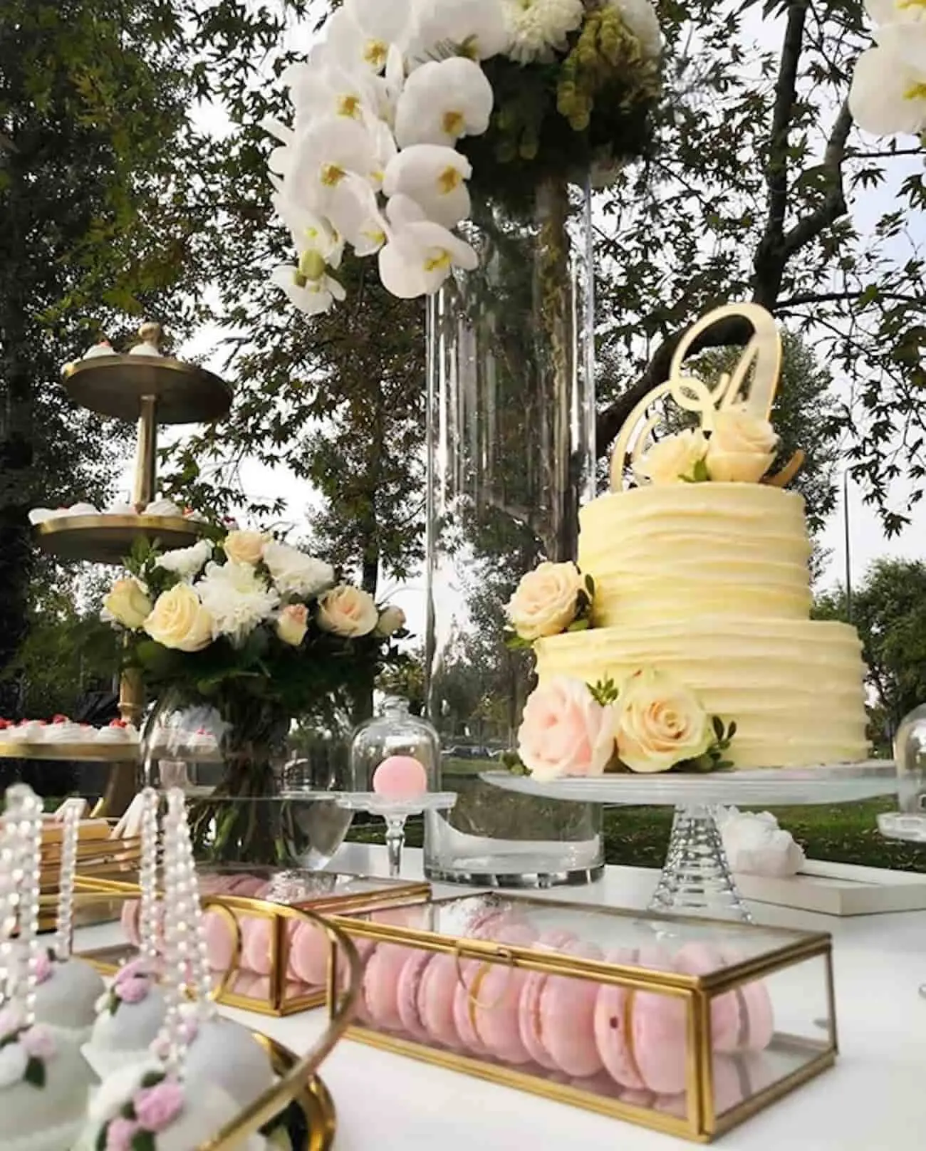 Peace ‘n Cake, στήσιμο τραπεζιού για γάμο