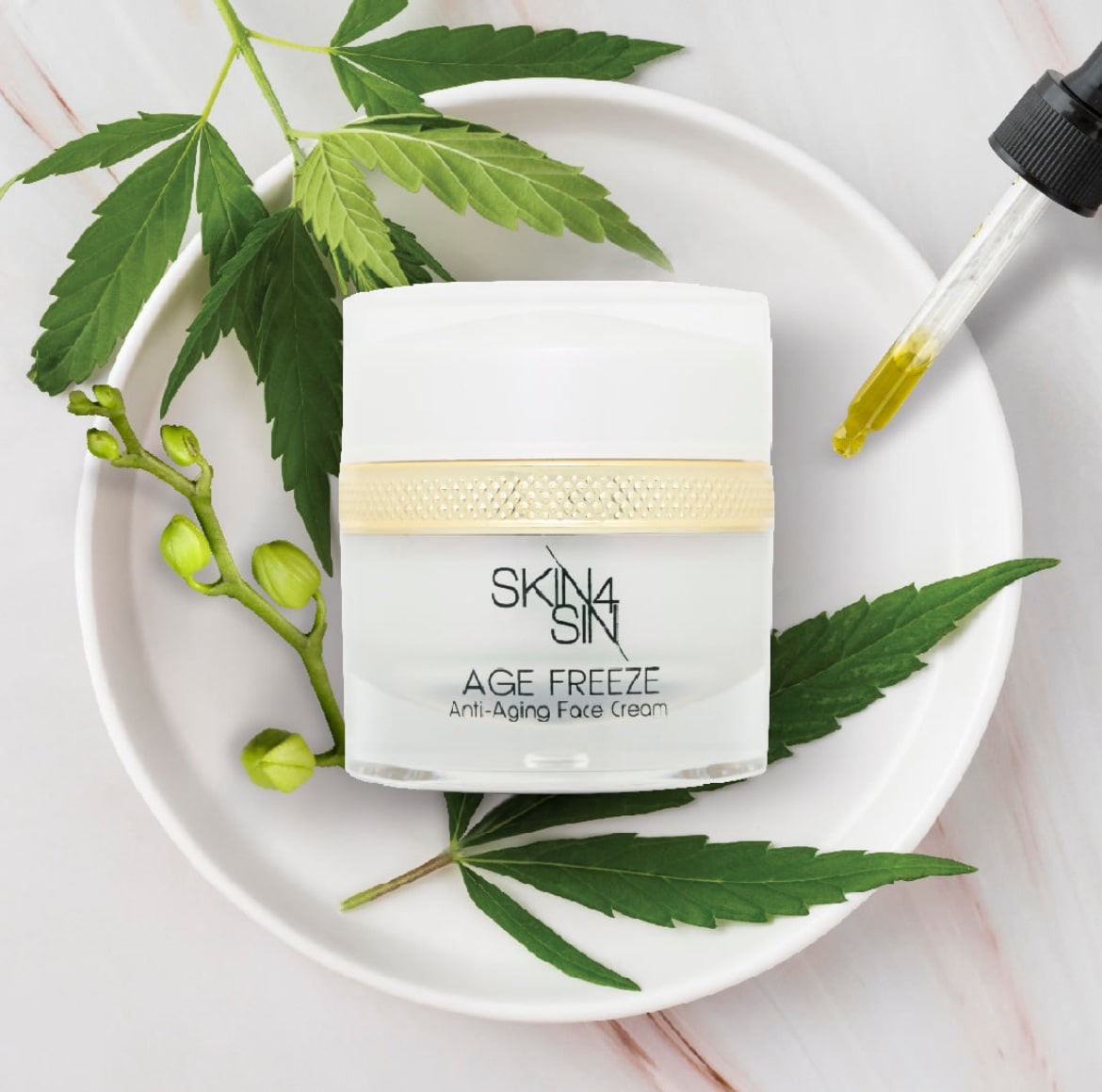 H Age Freeze Anti-Aging Face Cream συνδυάζει μια πρωτοποριακή φόρμουλα που βασίζεται στη δύναμη της γεμμοθεραπείας από φυτικά βλαστοκύτταρα