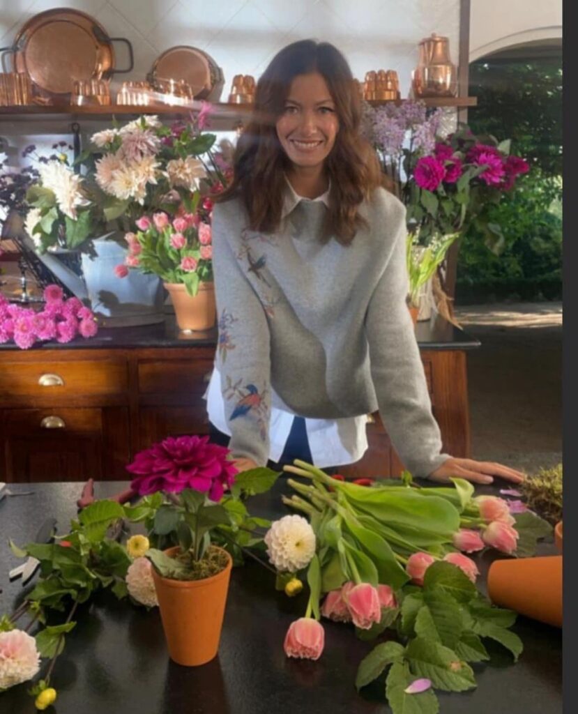 Cordelia Coffee Flower Shop: Mποέμ παριζιάνικο καφέ με άρωμα Dior 4 Cordelia Coffee Flower Shop: Mποέμ παριζιάνικο καφενείο με άρωμα Dior