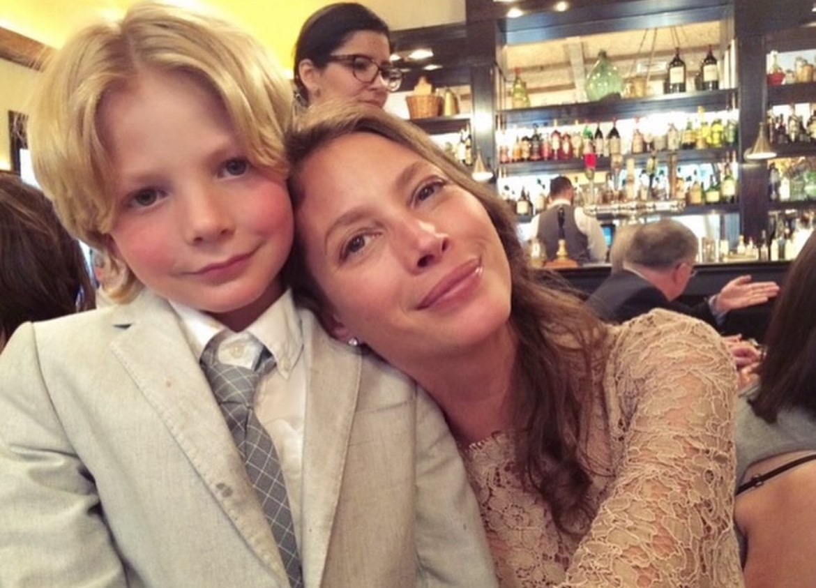 Η Christy Turlington μαζί με τον γιό της Finn Burns