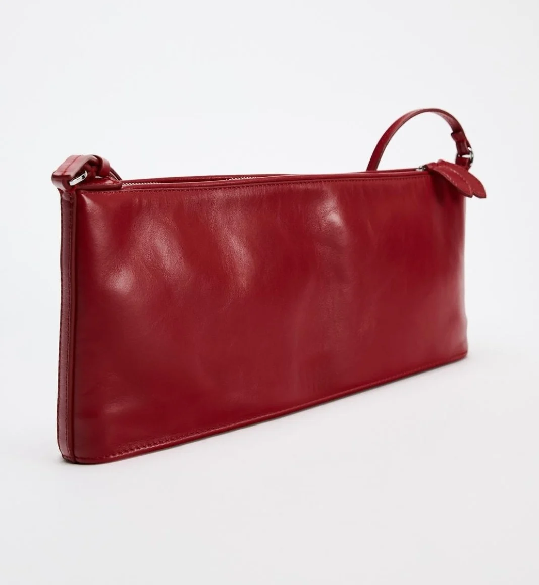 Δερμάτινη τσάντα ώμου 99.95 € , Zara
