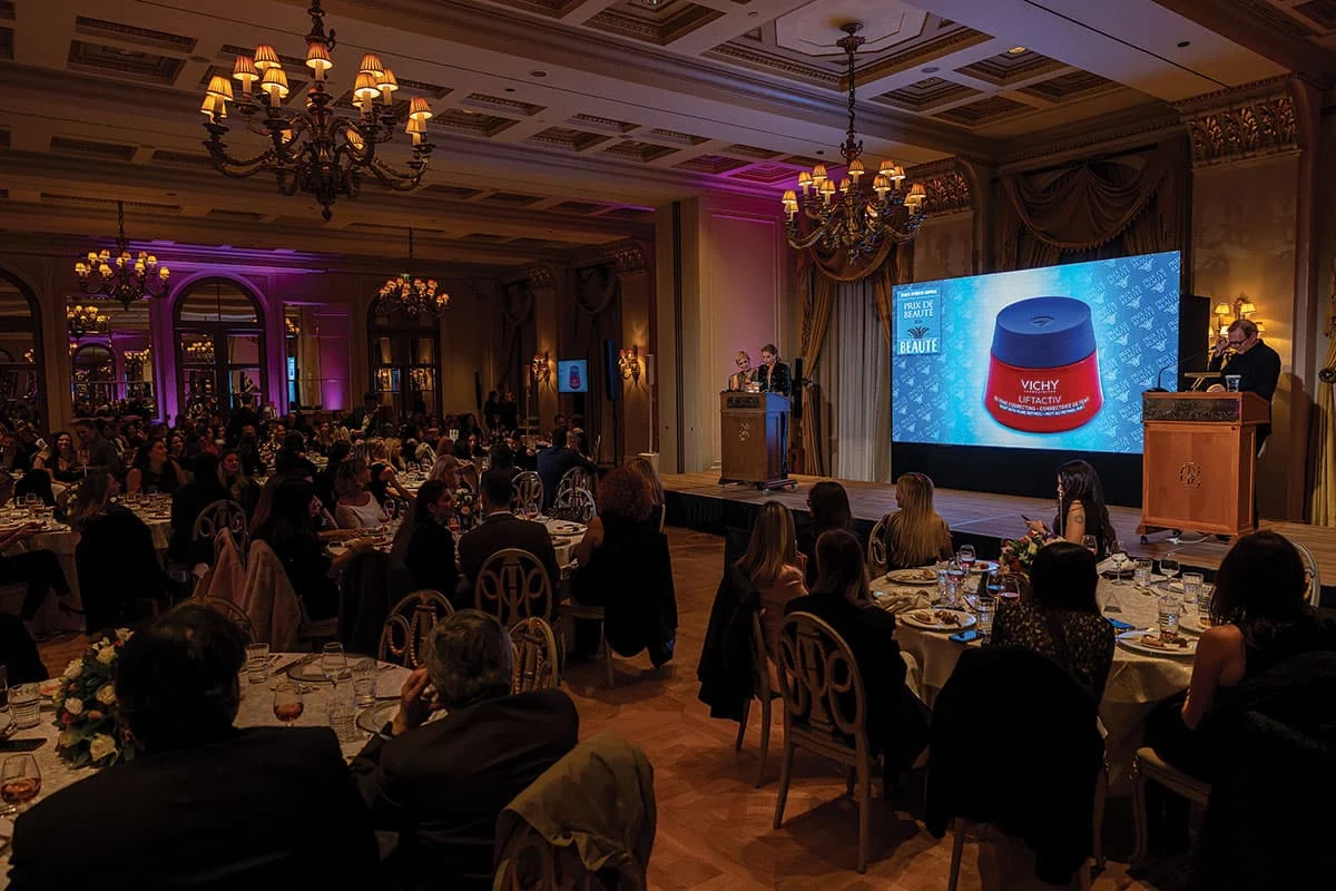 Άποψη της αίθουσας Ballroom της Μεγάλης
Βρεταννίας, βραδιά Prix de Beauté.