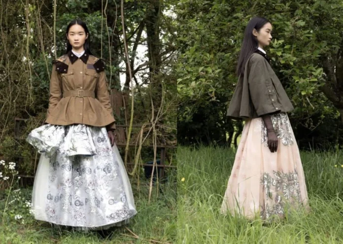 Barbour x Erdem ss25: Ποιητική λειτουργικότητα
