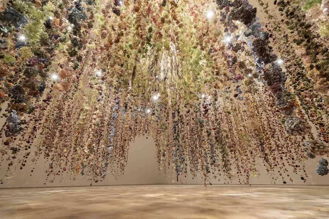 Photo: Rebecca Louise Law, Calyx, Kunsthalle Museum