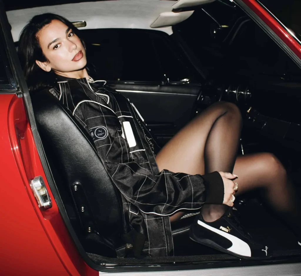 Η Dua Lipa επαναλανσάρει τα εμβληματικά Speedcat sneakers της Puma 4 Η Dua Lipa επαναλανσάρει τα εμβληματικά Speedcat sneakers της Puma