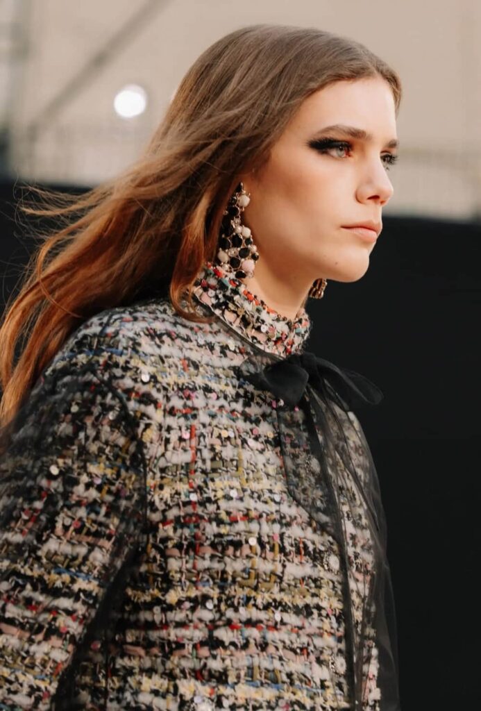 Paris Beauty Report fw25: Η φυσικότητα συναντά την υπερβολή 14 Paris Beauty Report fw25: Η φυσικότητα συναντά την υπερβολή