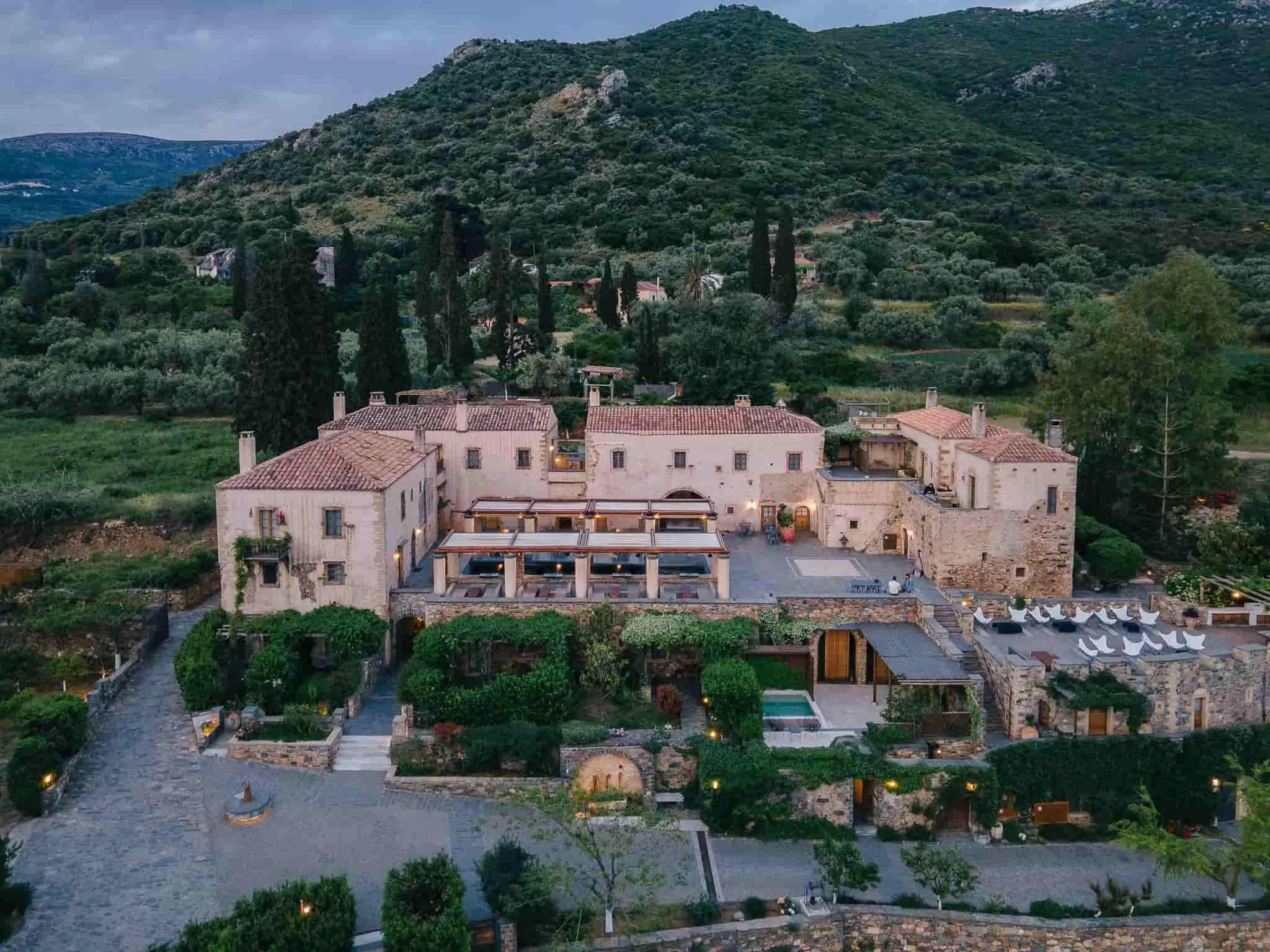 Kinsterna Hotel