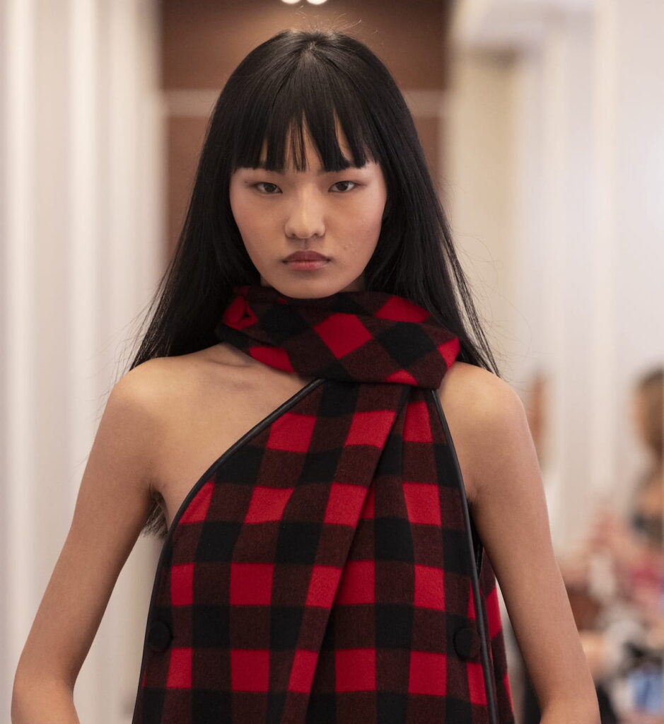 Paris Beauty Report fw25: Η φυσικότητα συναντά την υπερβολή 3 Paris Beauty Report fw25: Η φυσικότητα συναντά την υπερβολή