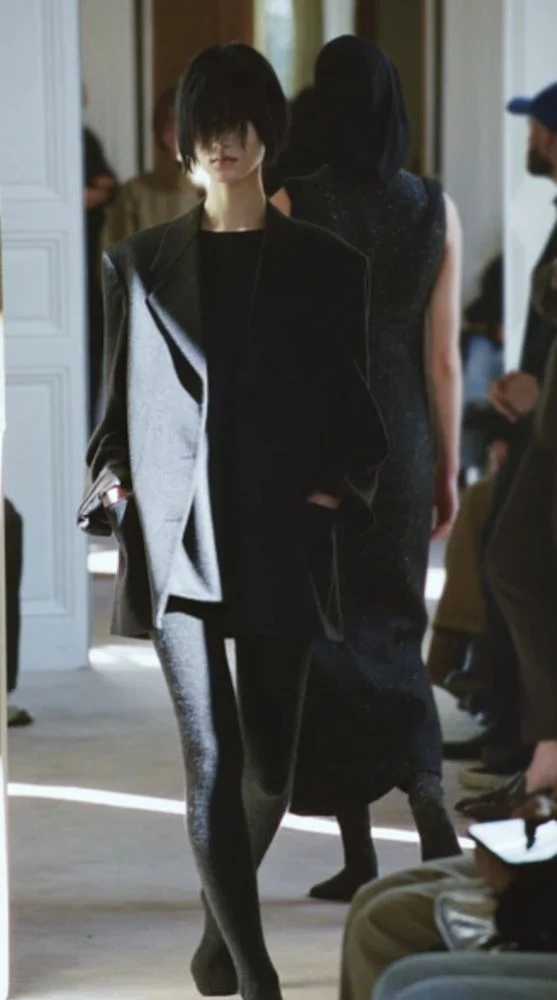 The Row fw25: Η εξέλιξη του "αθόρυβου" chic 15 The Row fw25