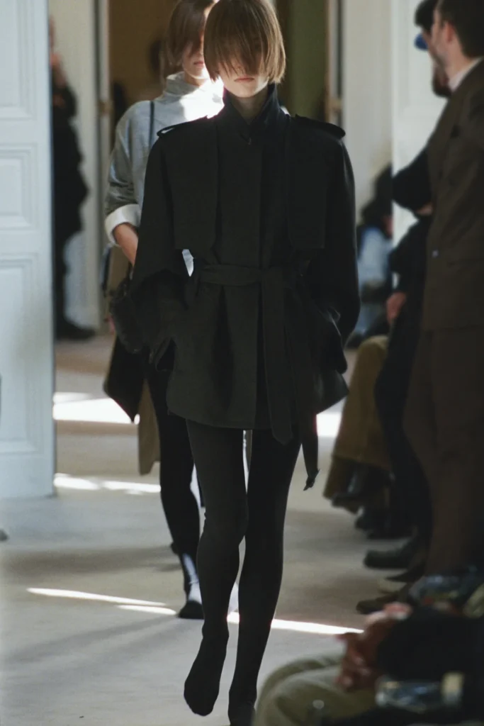 The Row fw25: Η εξέλιξη του "αθόρυβου" chic 4 THE ROW fw25