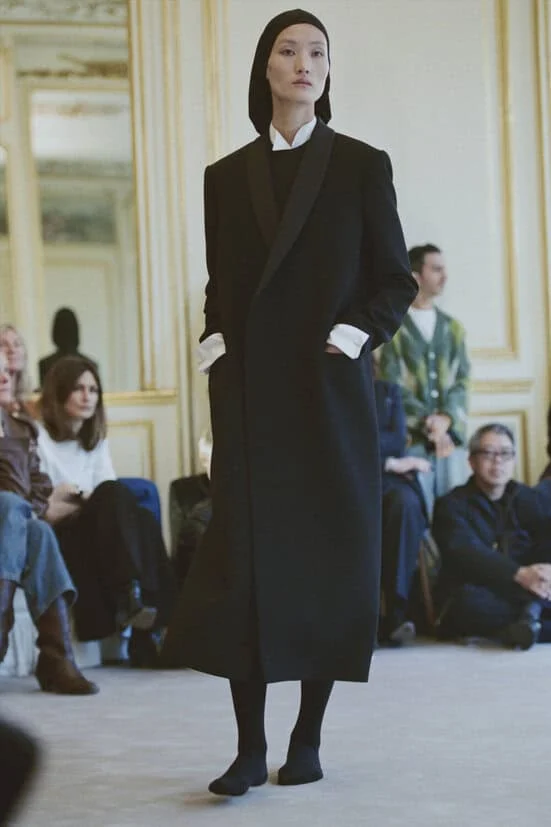 The Row fw25: Η εξέλιξη του "αθόρυβου" chic 16 The Row fw25