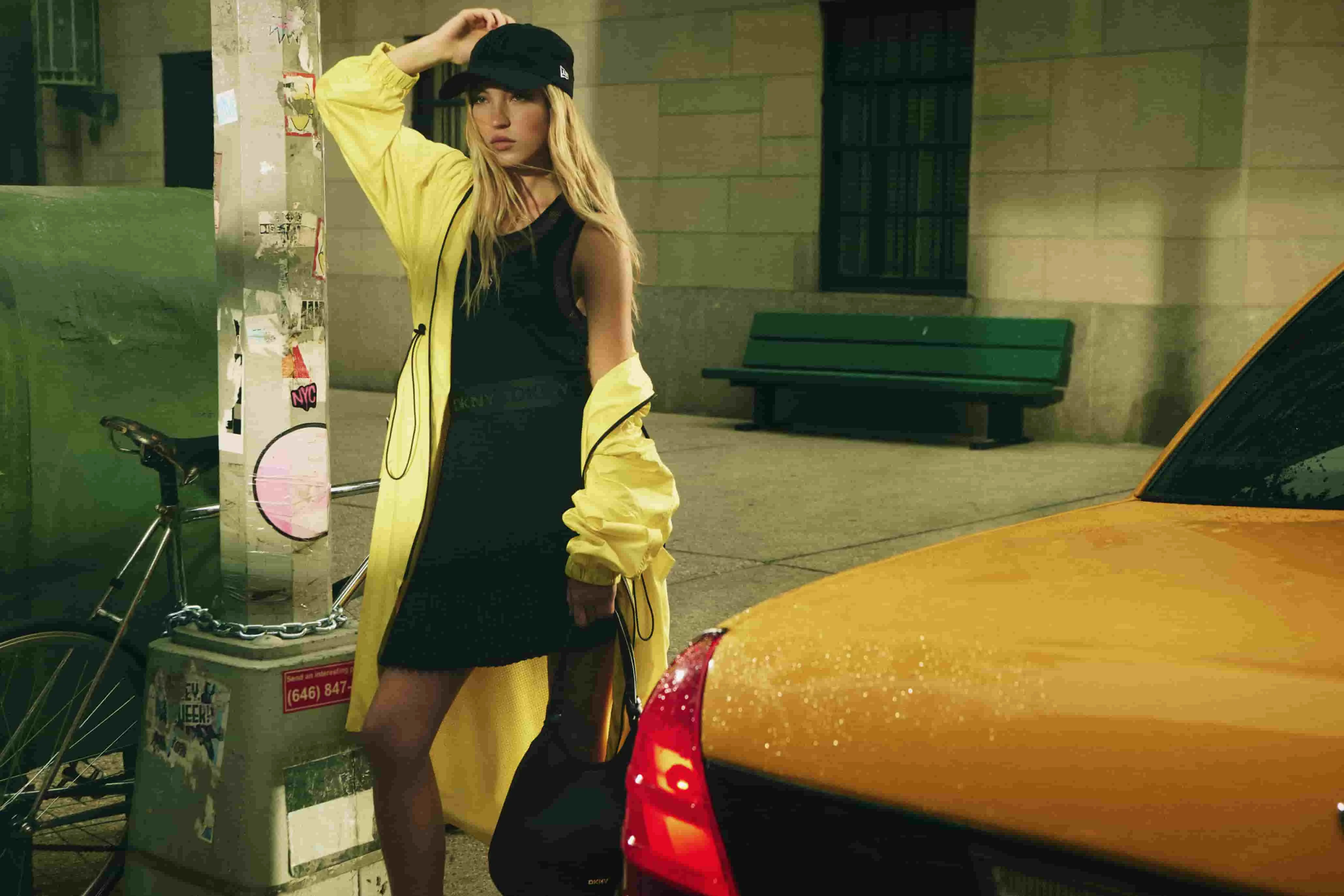 DKNY ss25: Όλα όσα θέλουμε να φορέσουμε την άνοιξη και όχι μόνο