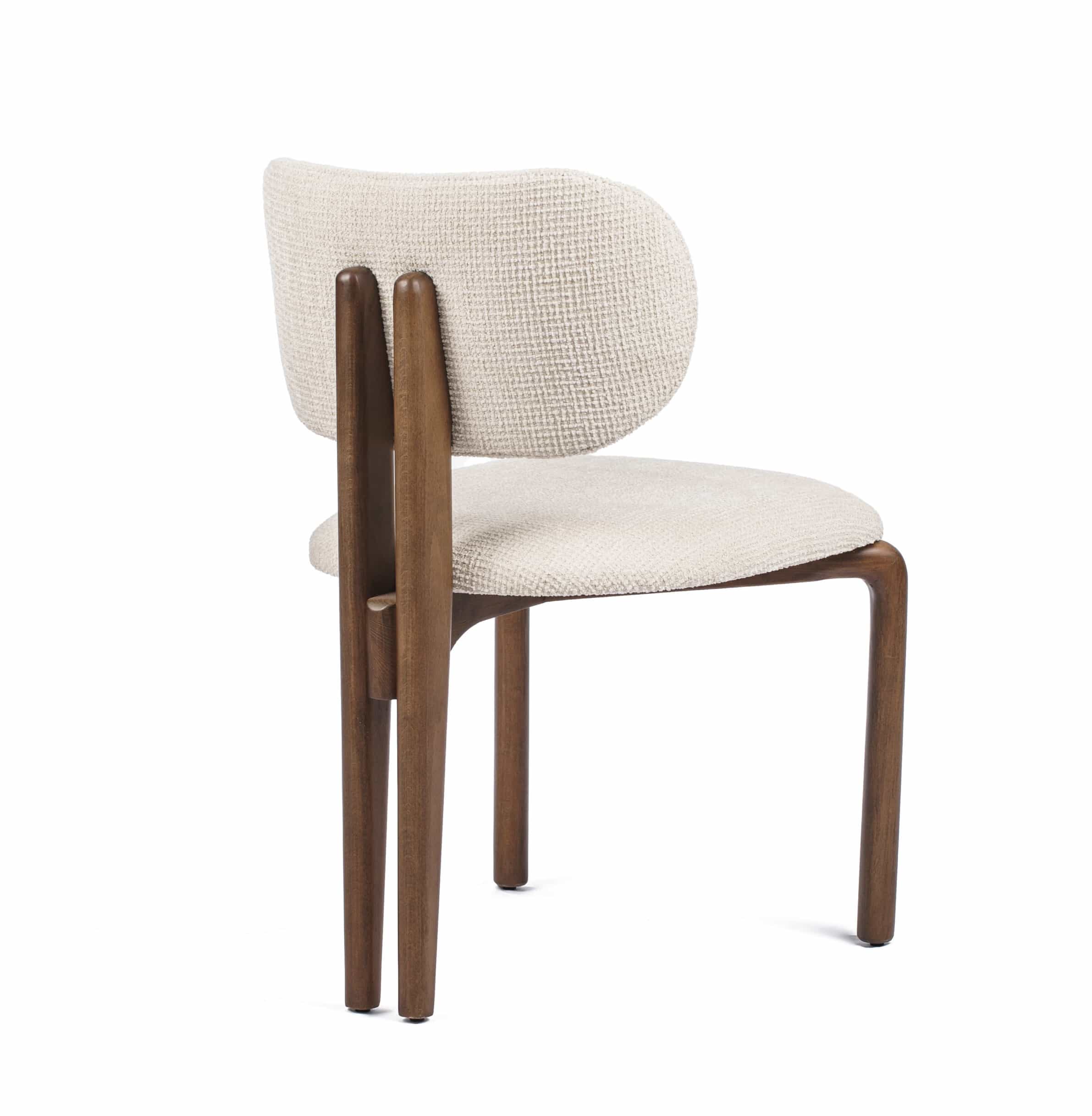Καρέκλα "Arpa" από ξύλο δρυός, 220 €, JT Home Design.