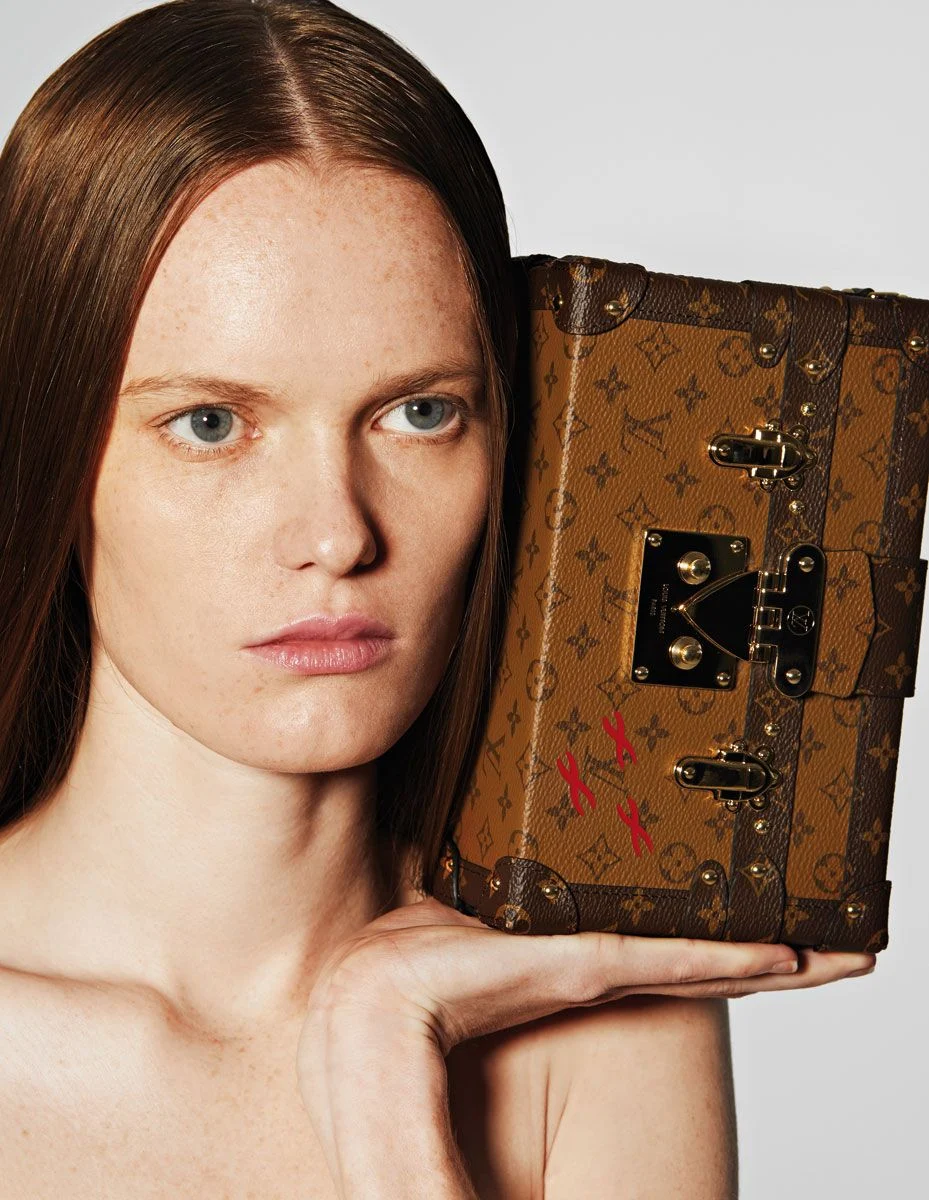 Μίνι Clutch βαλιτσάκι «Petite Malle» 
Louis Vuitton, Louis 
Vuitton Boutique.