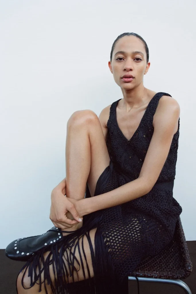 Wales Bonner fw25: Ενώνοντας φύλα, εποχές & πολιτισμούς 10 Wales Bonner fw25: Ακροβατώντας ανάμεσα στο αρσενικό και το θηλυκό