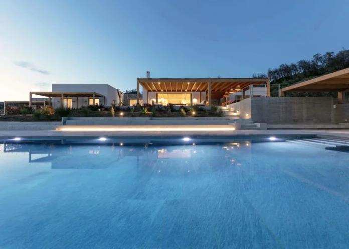 GEM-Architects: Ξετυλίγοντας το νήμα της ισορροπίας στην Εύβοια