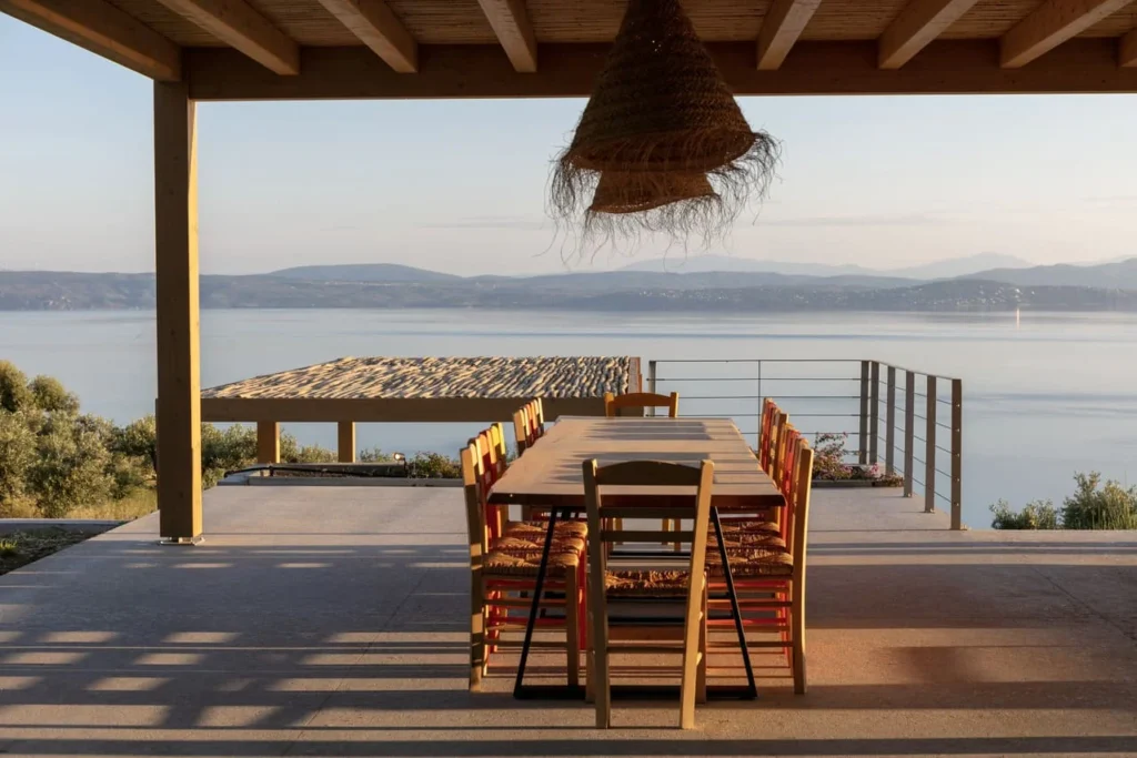 GEM-Architects: Ξετυλίγοντας το νήμα της αρμονίας στην Εύβοια 3 GEM-Architects: Ξετυλίγοντας το νήμα της ισορροπίας στην Εύβοια