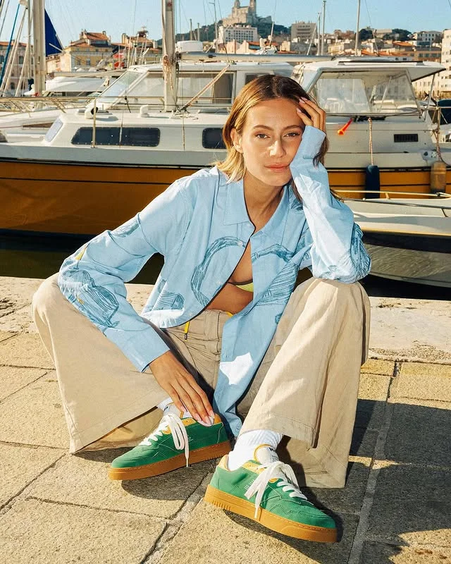 T-shirts από ίνες πορτοκαλιού & sneakers φτιαγμένα από φρούτα 6 T-shirts από ίνες πορτοκαλιού & βοτανικά sneakers