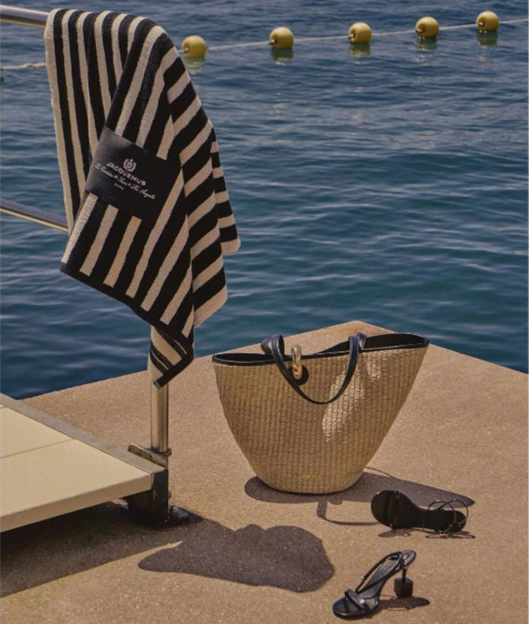 Στιλιστική απόβαση Jacquemus στο θρυλικό Beach Club του Monte-Carlo 3 Στυλιστική απόβαση του Jacquemus στο θρυλικό Monte-Carlo Beach Club