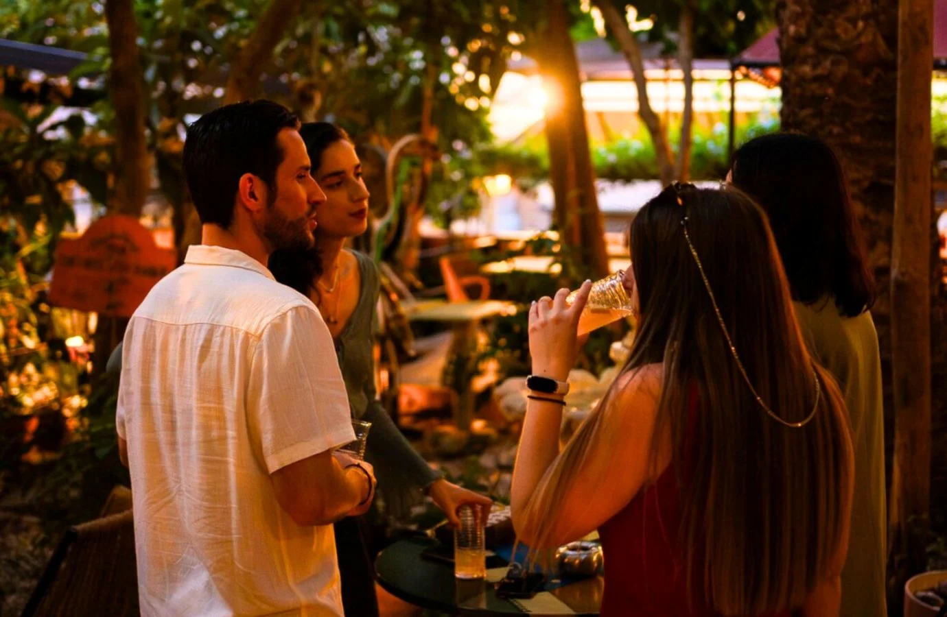 5 μυστικοί κήποι για ποτό και φαγητό στην Αθήνα 