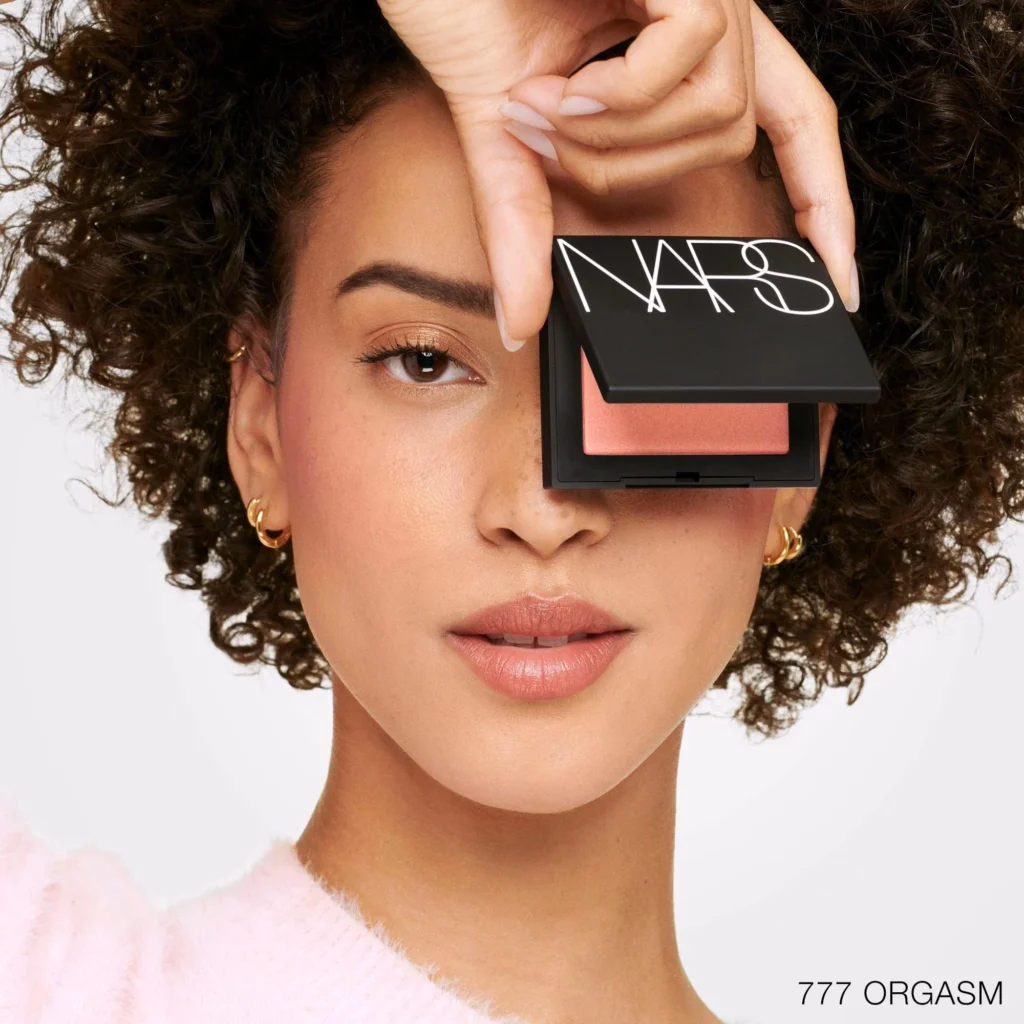 Summer blush 2025: Ρουζ σε 7 multi use υφές που θα λατρέψεις 7 Summer blush 2025: Ρουζ σε 7 multi use υφές που θα λατρέψεις