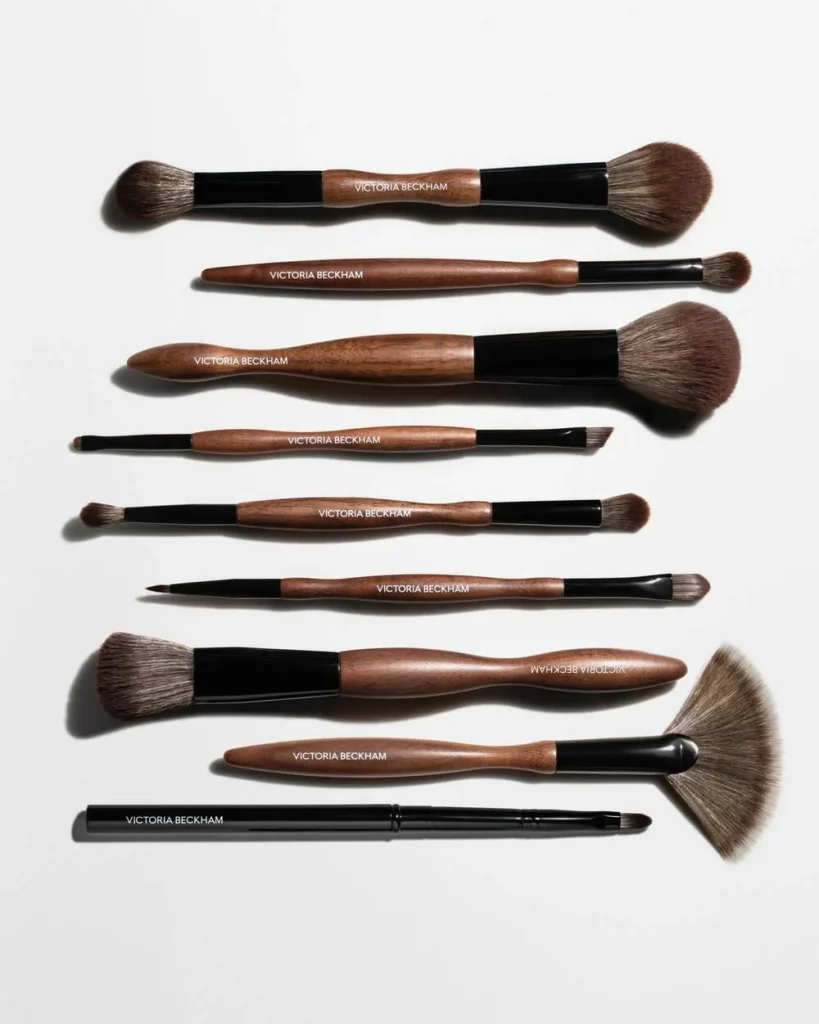 Victoria Beckham Brushes: Κάθε πινέλο μακιγιάζ και μια εμπειρία 2 Victoria Beckham Brushes: Κάθε πινέλο μακιγιάζ και μια εμπειρία
