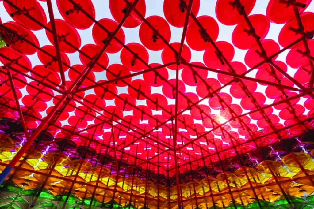 Yinka Ilori: Το design ως μέσο αφήγησης προσωπικών ιστοριών 1 Yinka Ilori: Ο καλλιτέχνης-σχεδιαστής της ευτυχίας
