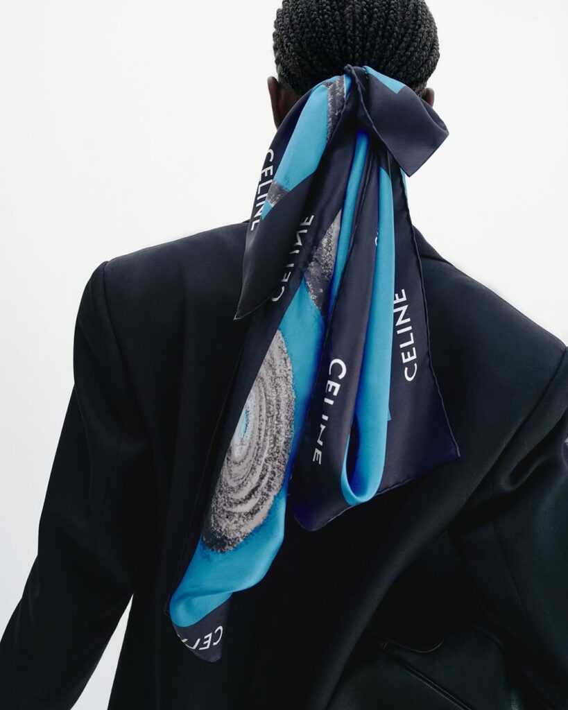 Celine Spring 2026: Θριαμβευτικό ντεμπούτο από τον Michael Rider 4 Celine Spring 2026: Νέα εποχή παριζιάνικης κομψότητας με υπογραφή Michael Rider