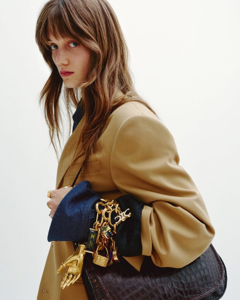 Celine Spring 2026: Θριαμβευτικό ντεμπούτο από τον Michael Rider 11 Celine Spring 2026: Θριαμβευτικό ντεμπούτο από τον Michael Rider