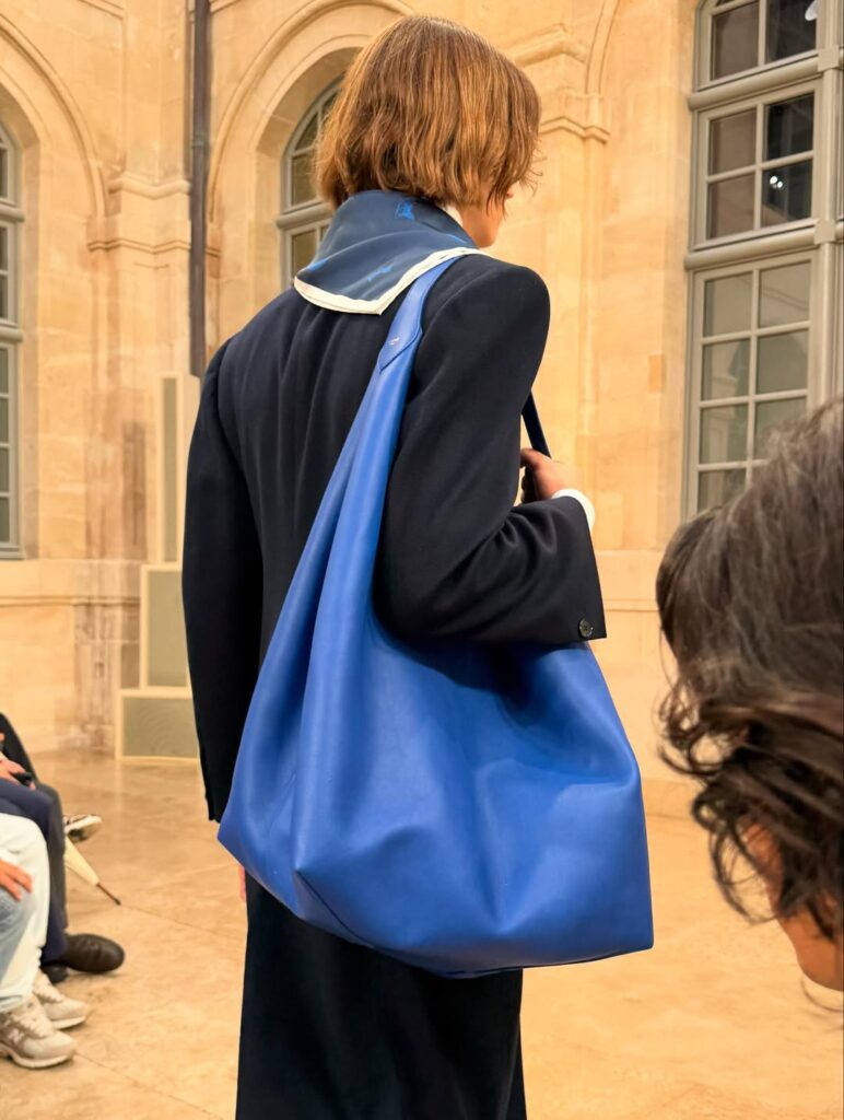 Celine Spring 2026: Θριαμβευτικό ντεμπούτο από τον Michael Rider 20 Celine Spring 2026: Θριαμβευτικό ντεμπούτο από τον Michael Rider