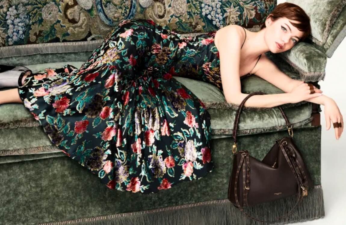 Louis Vuitton Express: Η Emma Stone ποζάρει με την “it bag” της σαιζόν