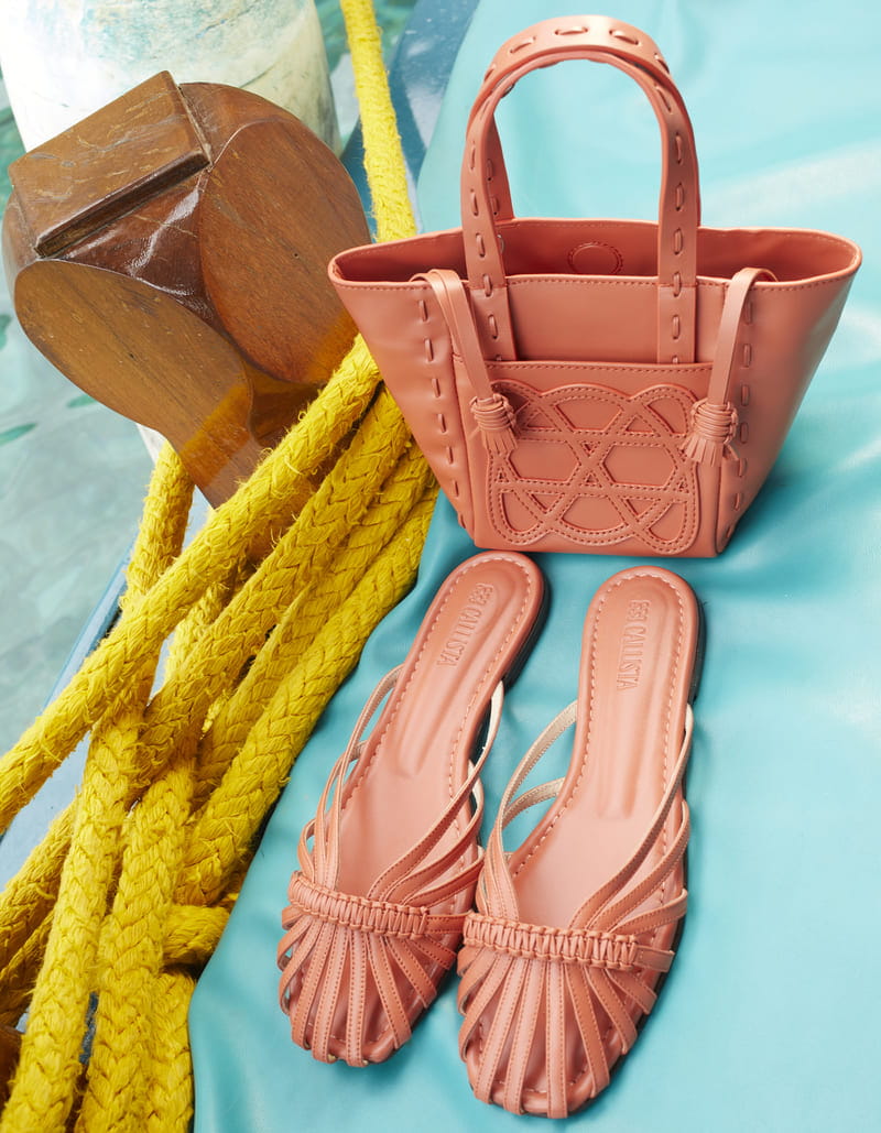 Δερμάτινη Mini Tote τσάντα Cleo και δερμάτινα σανδάλια Lydia, Callista.