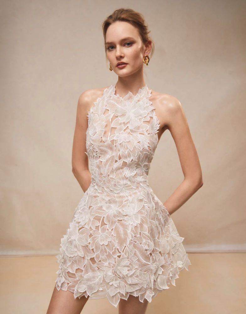 Oscar de la Renta Bridal SS26: Νυφικά με υφή, φως και συναίσθημα
