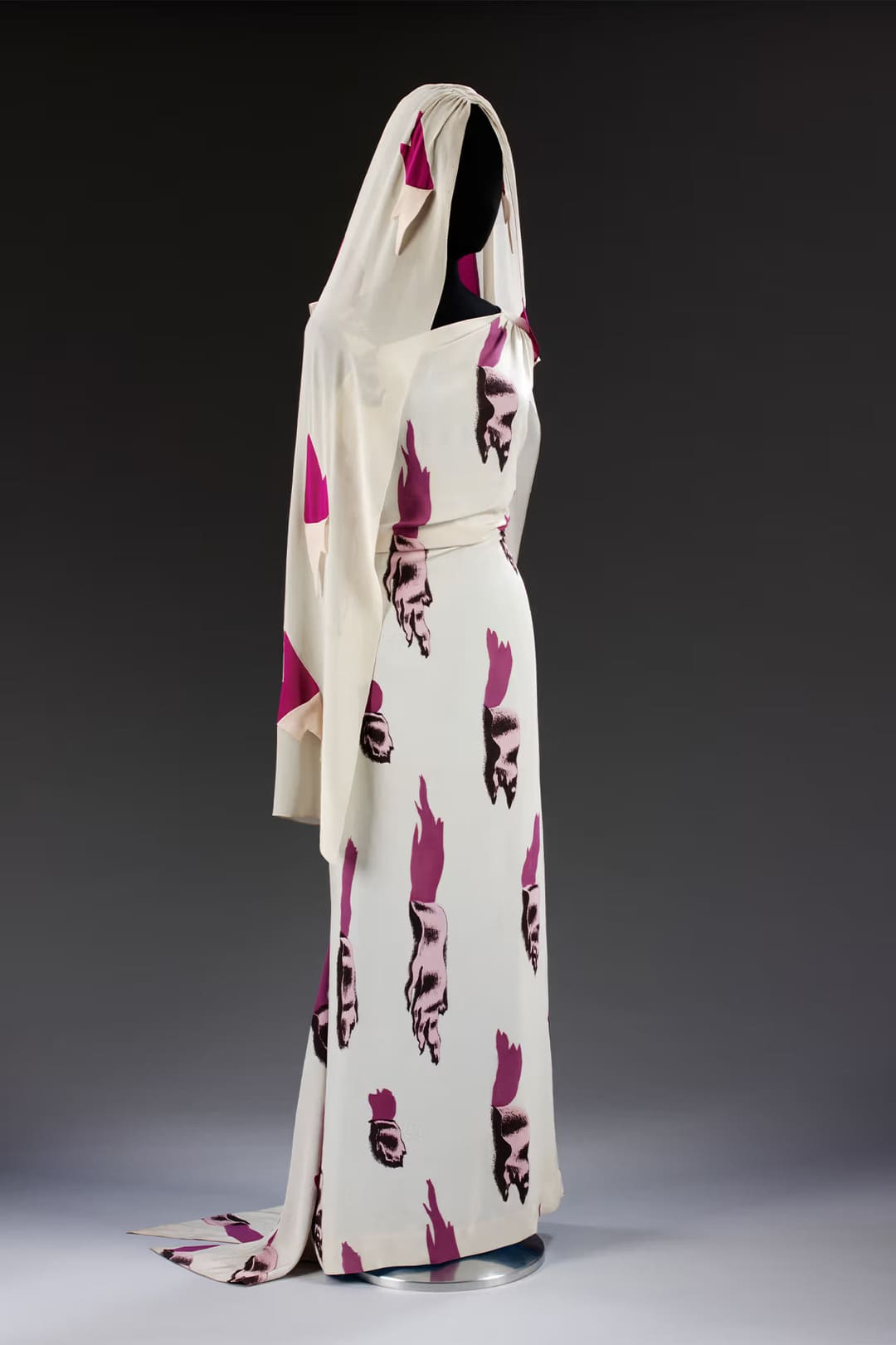 Tο Tears Dress, που δημιουργήθηκε σε συνεργασία με τον Dalí το 1938