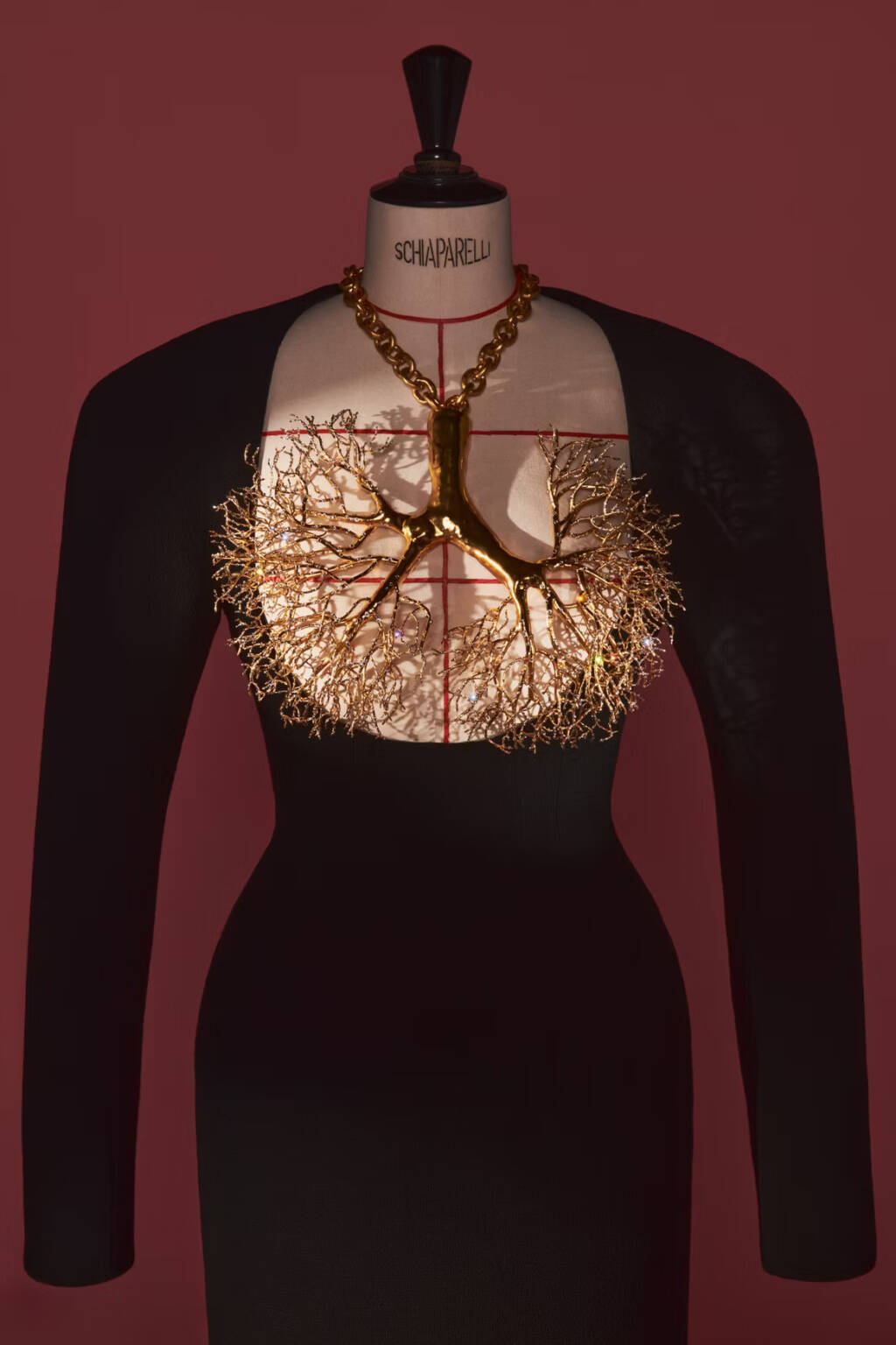 Matador Couture collection Haute couture fall-winter 2021–2022. SCHIAPARELLI by DANIEL ROSEBERRY, Patrimoine Schiaparelli, Paris. Courtesy of VICTORIA AND ALBERT MUSEUM