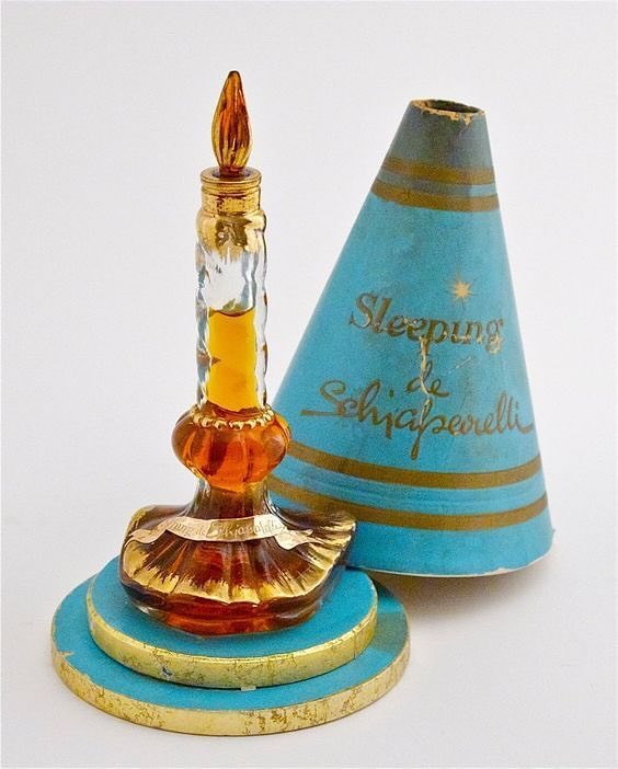 Άρωμα “Sleeping” perfume για τη Schiaparelli summer haute couture 1940