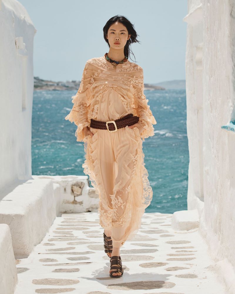 Zimmermann Resort 26: “Twisted Romance” στη Μύκονο