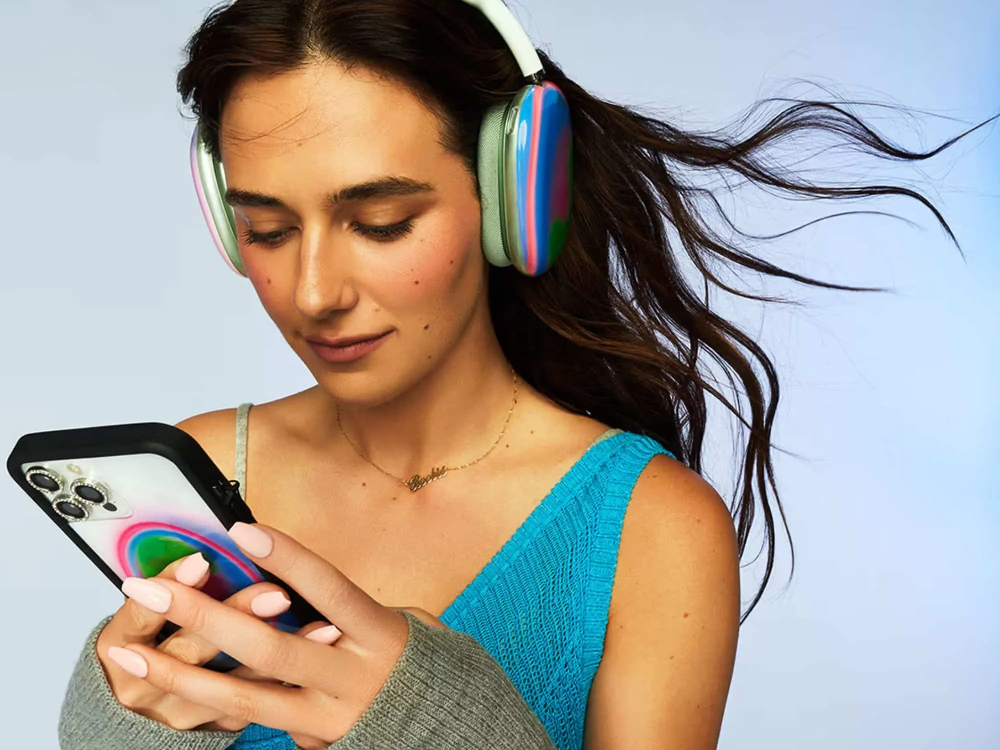 4 επιδραστικά fashion podcasts που αξίζει να τσεκάρεις