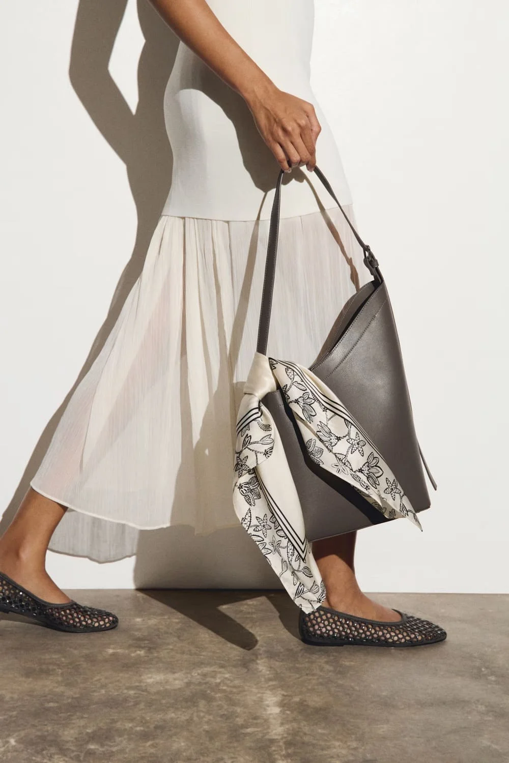 Τετράγωνο μεταξωτό μαντήλι με τύπωμα 39,99 € H&M