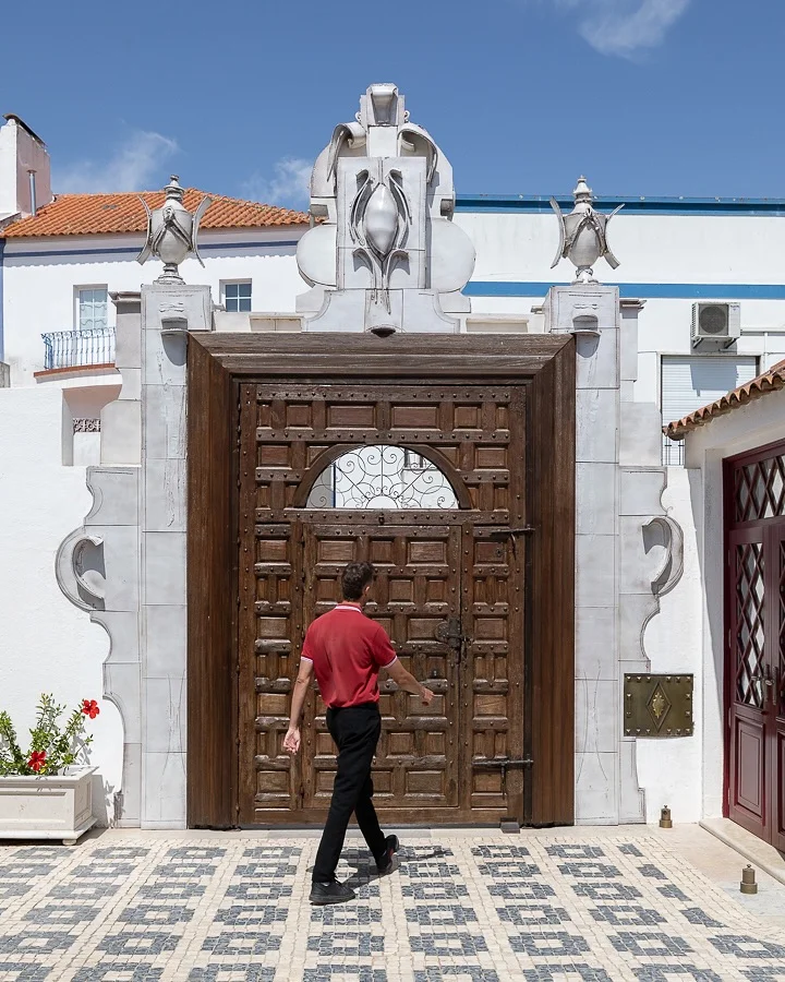Σε κερδίζει ήδη από την είσοδο