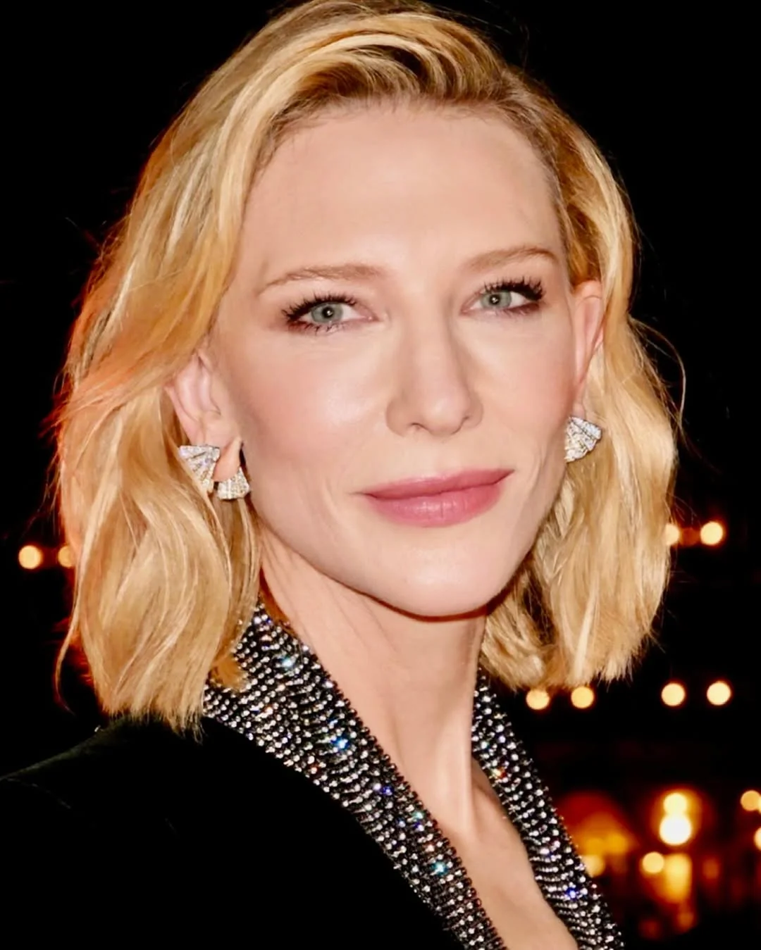 Η Cate Blanchett με minimal λεπτομέρειες έκανε  έντονη την παρουσία της