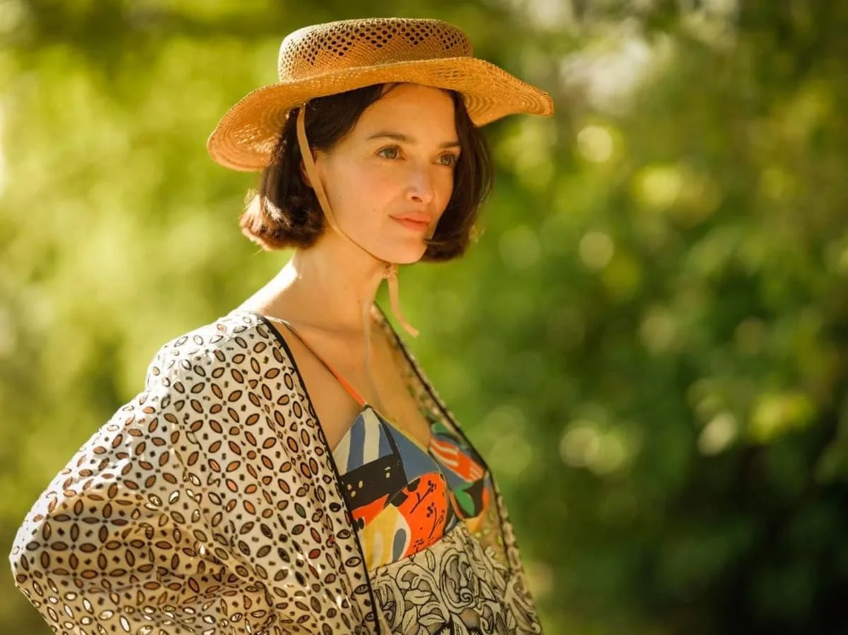 Η Charlotte Le Bon σε σκηνή από την ταινία Niki