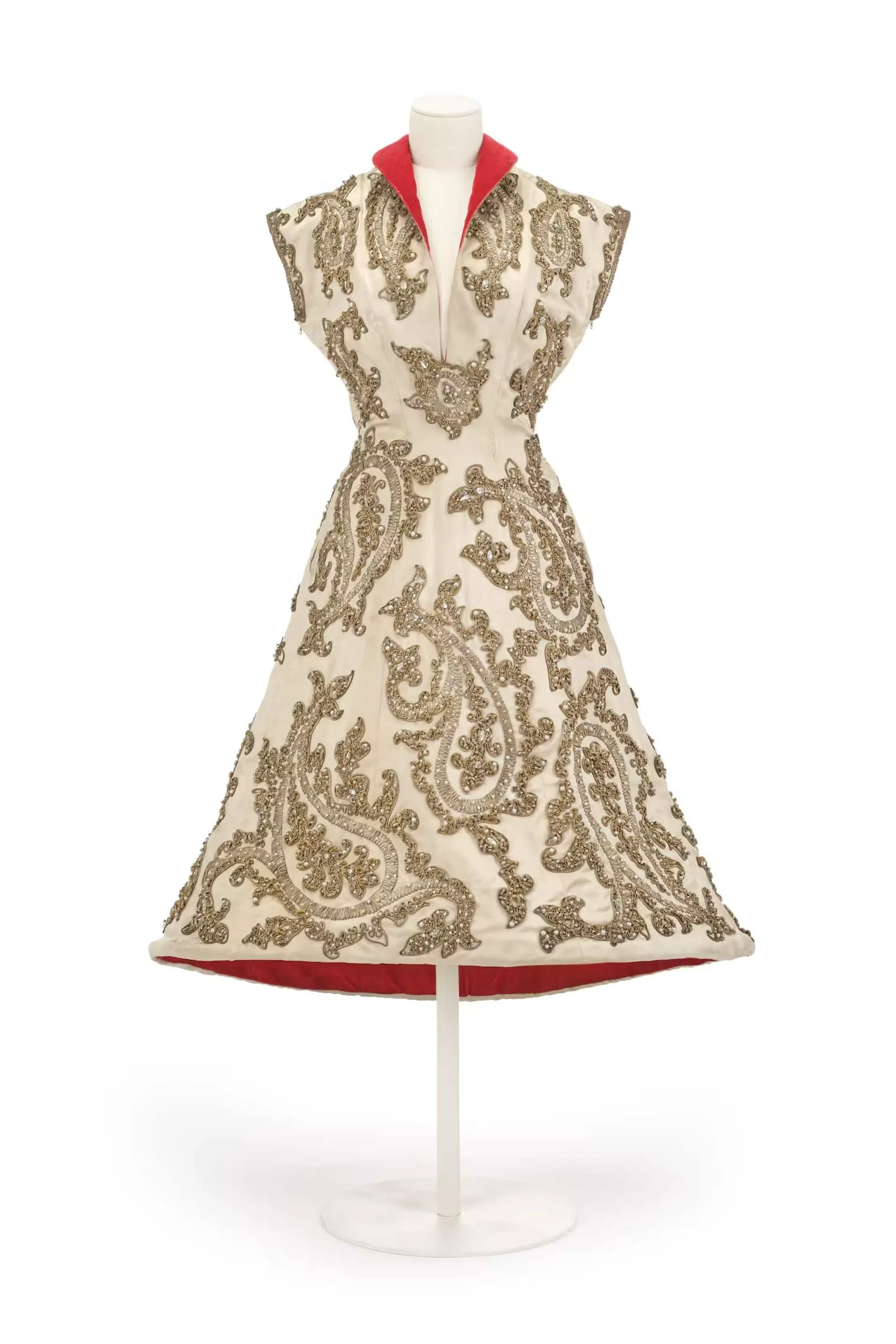 Δημιουργία της Schiaparelli, από τη συλλογή gne de face, haute couture w1950-1951. © Les Arts Décoratifs / Christophe Dellière. Courtesy of the Musée des Arts décoratif